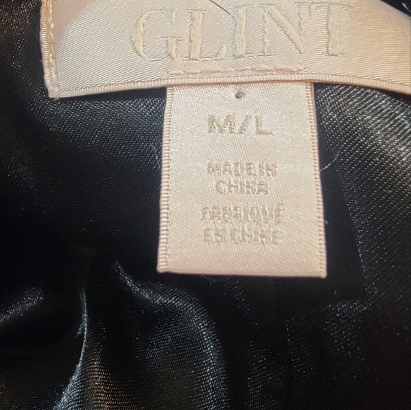 Black GLINT Faux Fur (M/L) - Picture 5 of 6